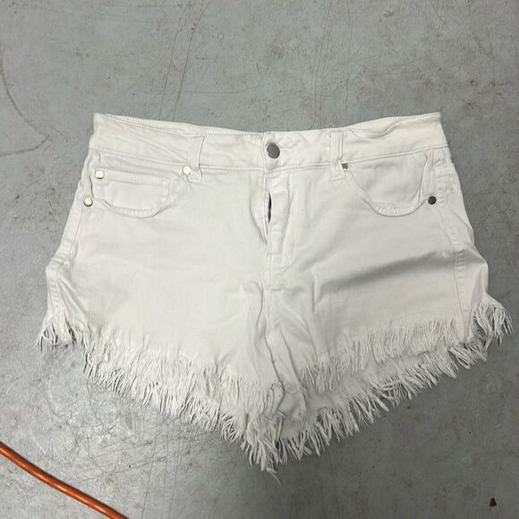 Elan White Denim Jean Shorts - Excellent Condition - Size Large - Stretch Shorts - Picture 1 of 4